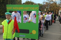 В Севастополе прошла акция по безопасности дорожного движения «Шагающий автобус»