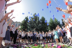 В школах Севастополя прозвенел последний звонок