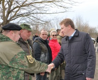 Дмитрий Овсянников поздравил участников «Русской весны» на блокпостах