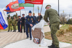 В Севастополе установлен закладной камень добровольцам, погибшим за Русский мир