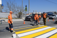 В Севастополе обновляют дорожную разметку