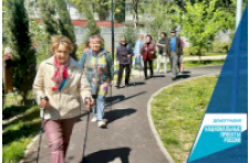 В Севастопольском центре социального обслуживания прошло занятие по "Скандинавской ходьбе"